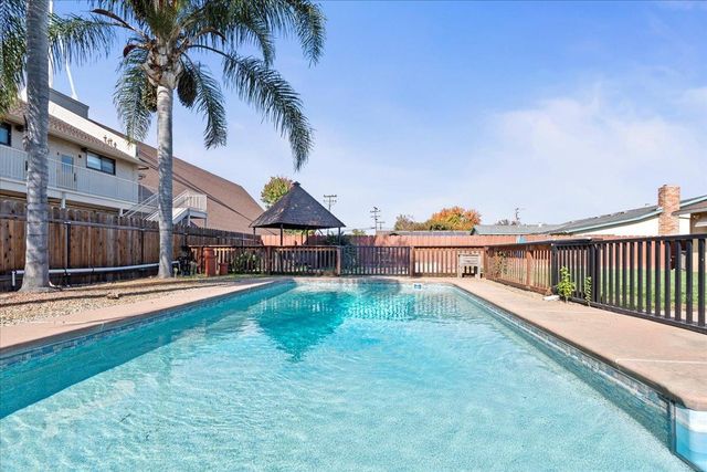 1515 Elizabeth, Escalon, CA 95320