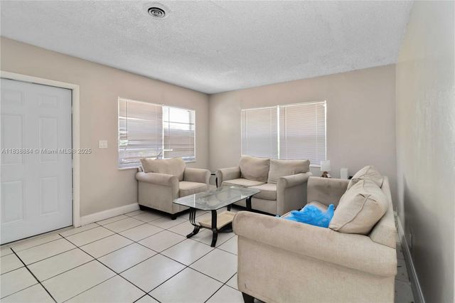 1427 NW 8th Ave, Fort Lauderdale, FL 33311
