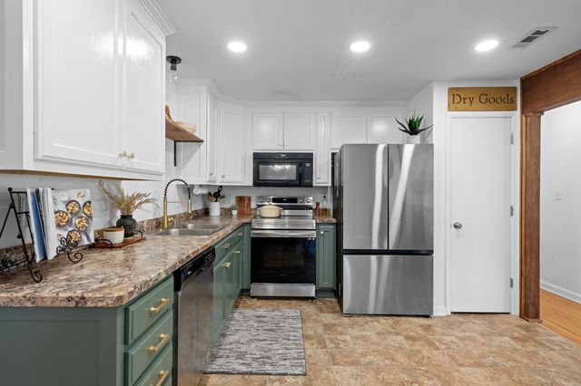 105 Billy Robb St, Greenbrier, TN 37073