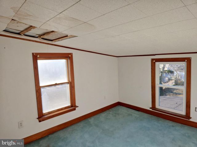 216 BROAD ST, Swedesboro, NJ 08085