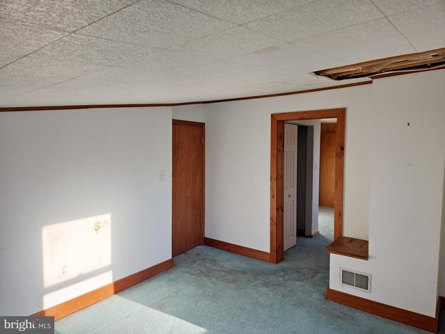 216 BROAD ST, Swedesboro, NJ 08085