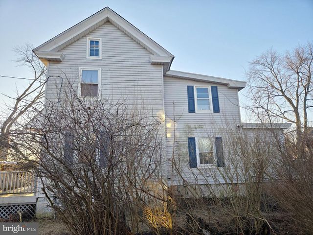 216 BROAD ST, Swedesboro, NJ 08085