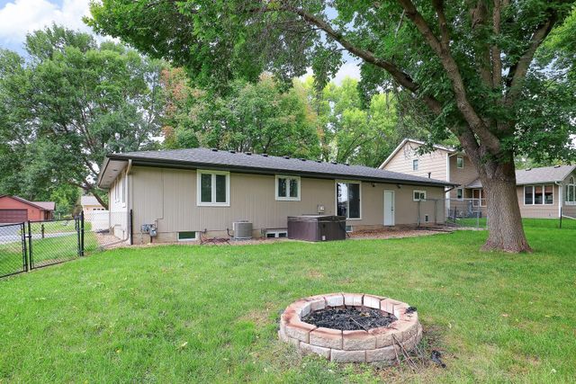1065 Minnesota Street S, Shakopee, MN 55379