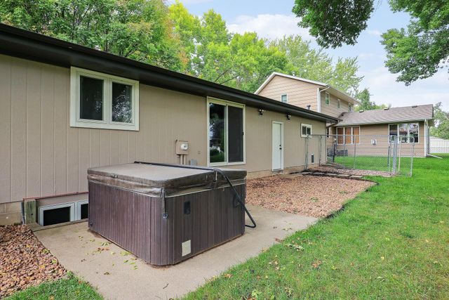 1065 Minnesota Street S, Shakopee, MN 55379