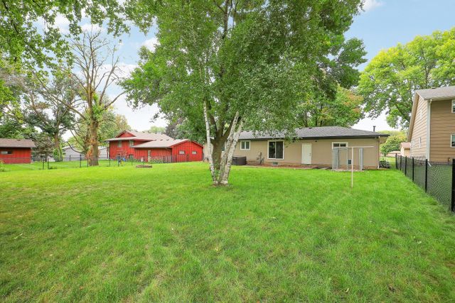 1065 Minnesota Street S, Shakopee, MN 55379