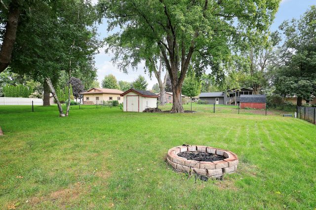 1065 Minnesota Street S, Shakopee, MN 55379