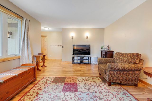 1065 Minnesota Street S, Shakopee, MN 55379