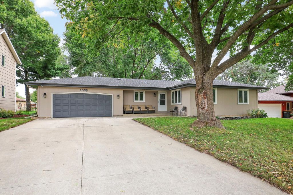 1065 Minnesota Street S, Shakopee, MN 55379 — exterior