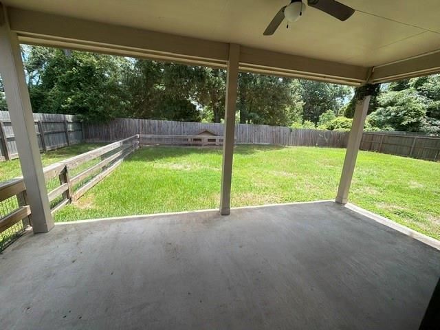 104 Tracie Drive, Dayton, TX 77535