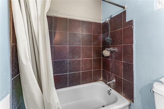 15744 Saticoy Street, Van Nuys, CA 91406