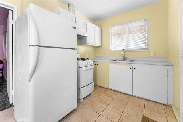 15744 Saticoy Street, Van Nuys, CA 91406