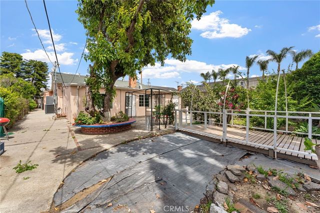 15744 Saticoy Street, Van Nuys, CA 91406