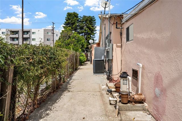 15744 Saticoy Street, Van Nuys, CA 91406