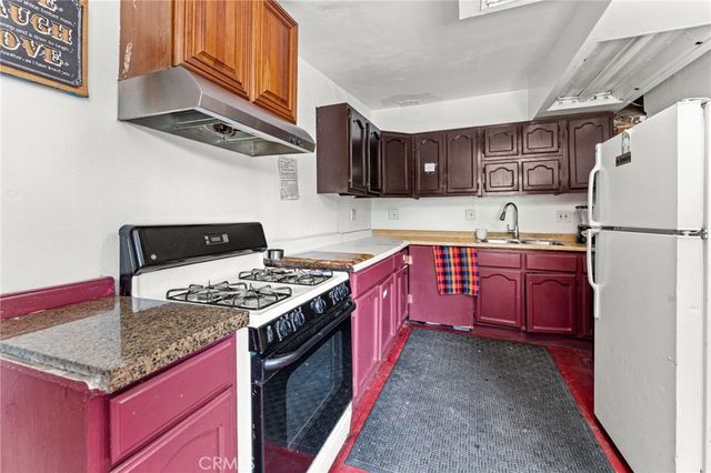 15744 Saticoy Street, Van Nuys, CA 91406