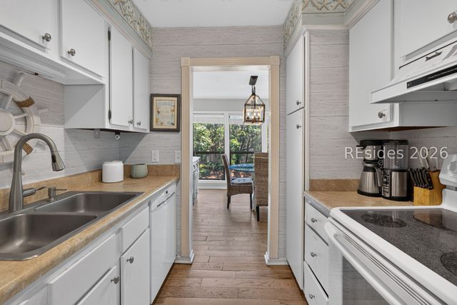 85 Lighthouse Rd Apt 2389, Hilton Head Island, SC 29928