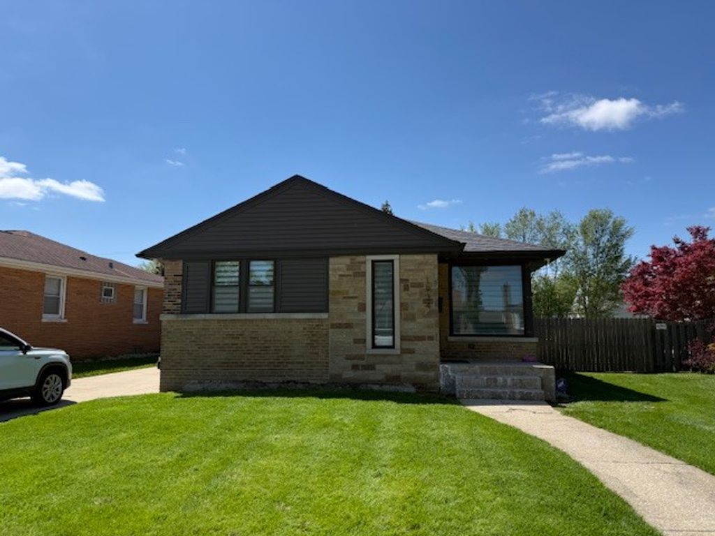 1934 Belleview Avenue, Westchester, IL 60154