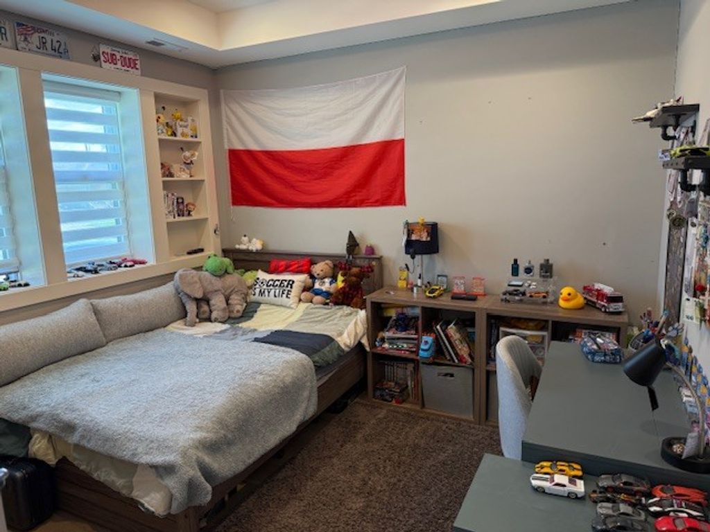 Image 18 of property listing at 1934 Belleview Avenue, Westchester, IL 60154
