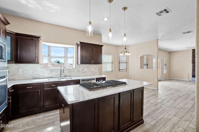 3140 SUNNY PRAIRIE Drive, El Paso, TX 79938