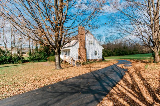 3981 Winchester Road, Lexington, KY 40509