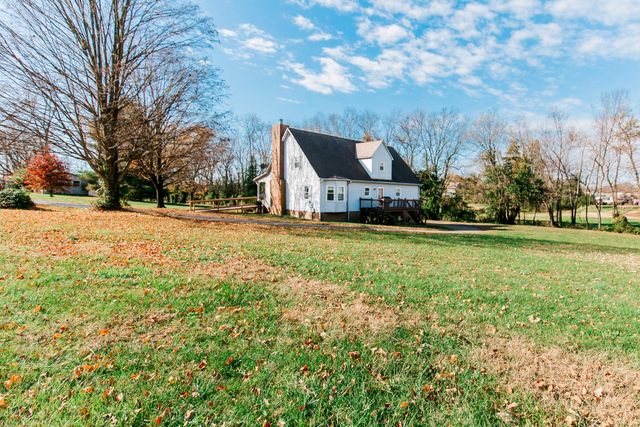 3981 Winchester Road, Lexington, KY 40509