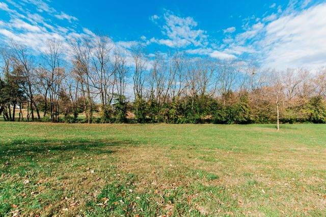 3981 Winchester Road, Lexington, KY 40509