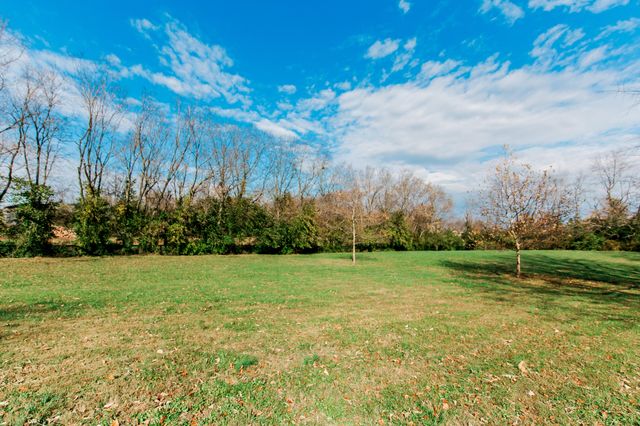 3981 Winchester Road, Lexington, KY 40509