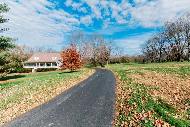 3981 Winchester Road, Lexington, KY 40509