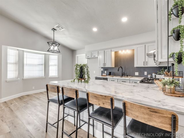 702 Trinidad Drive, Sand Springs, OK 74063