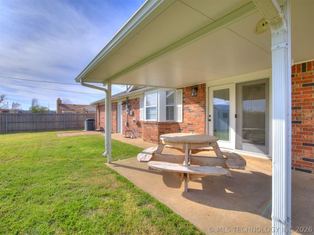 702 Trinidad Drive, Sand Springs, OK 74063