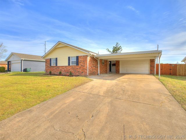 702 Trinidad Drive, Sand Springs, OK 74063