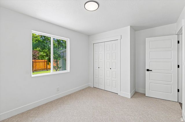 19 E 5878 S, Murray, UT 84107