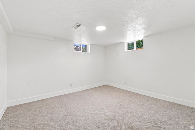 19 E 5878 S, Murray, UT 84107