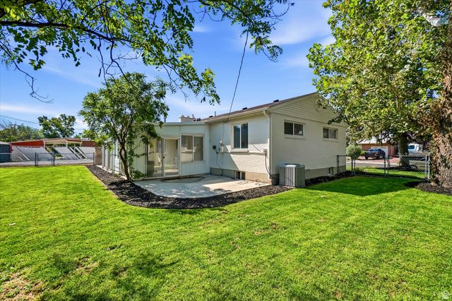 19 E 5878 S, Murray, UT 84107