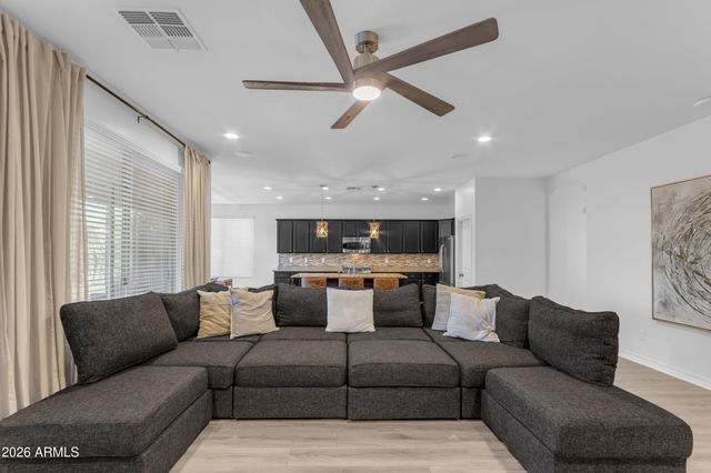 2546 E CAROB Drive, Gilbert, AZ 85298