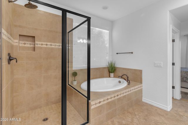 2546 E CAROB Drive, Gilbert, AZ 85298