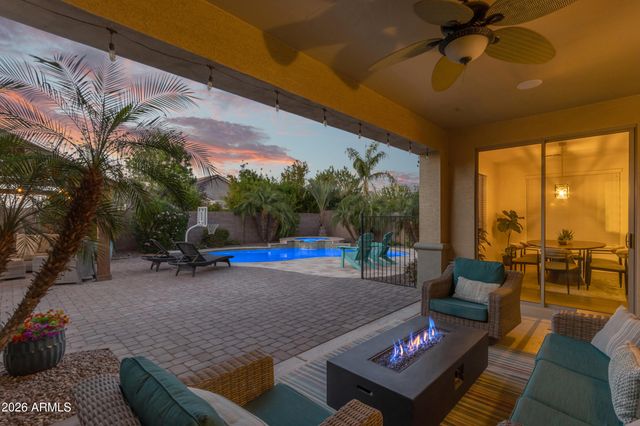 2546 E CAROB Drive, Gilbert, AZ 85298