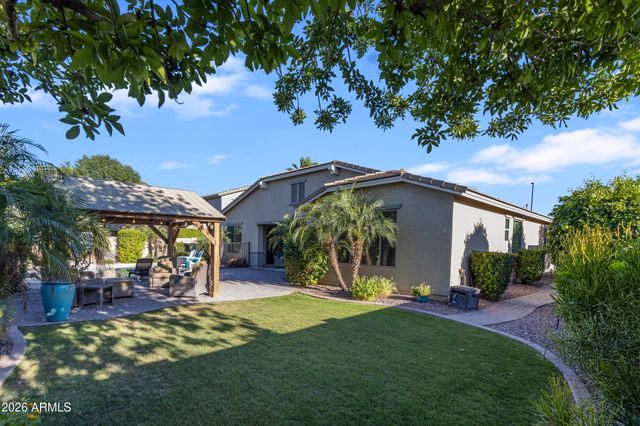 2546 E CAROB Drive, Gilbert, AZ 85298