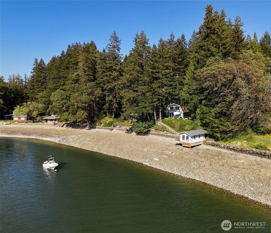 13861 NE North Shore Road, Belfair, WA 98528