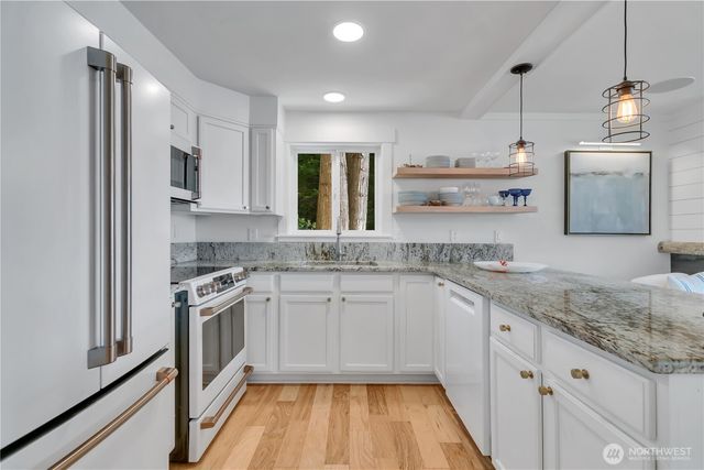 13861 NE North Shore Road, Belfair, WA 98528
