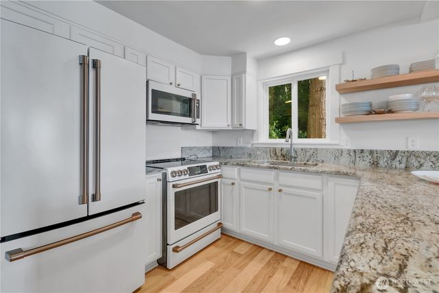 13861 NE North Shore Road, Belfair, WA 98528