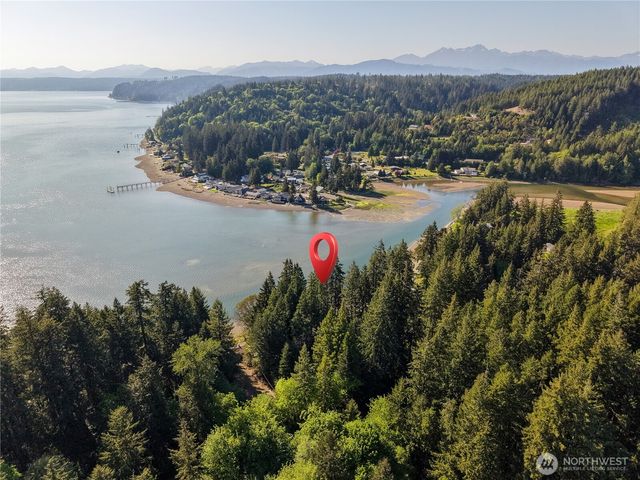 13861 NE North Shore Road, Belfair, WA 98528