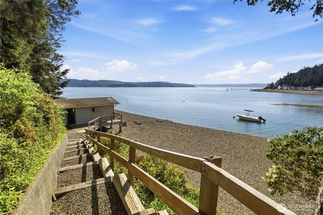 13861 NE North Shore Road, Belfair, WA 98528