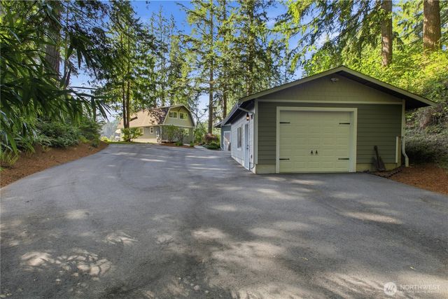 13861 NE North Shore Road, Belfair, WA 98528