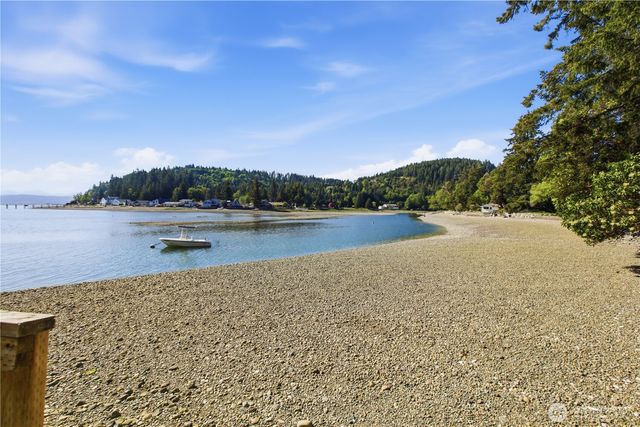 13861 NE North Shore Road, Belfair, WA 98528