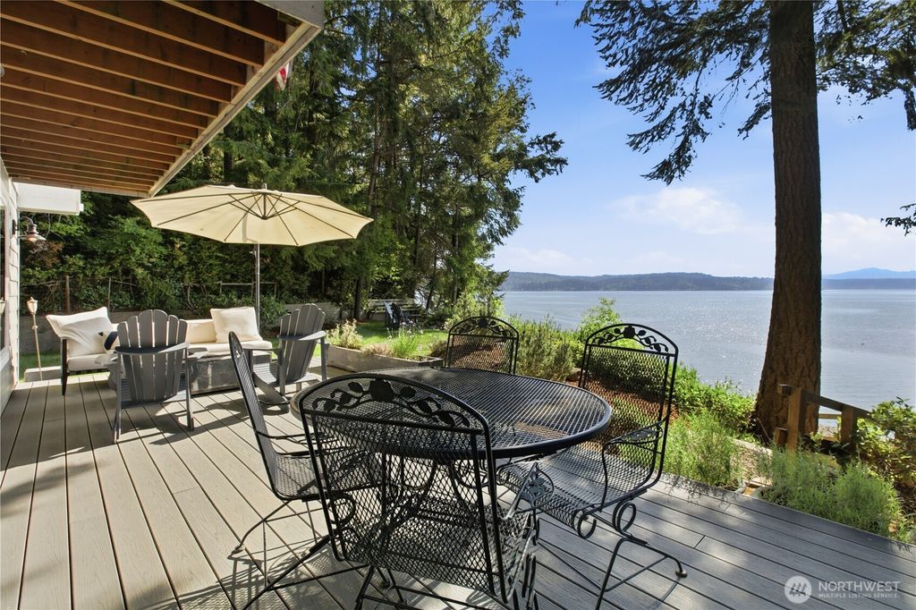 13861 NE North Shore Road, Belfair, WA 98528