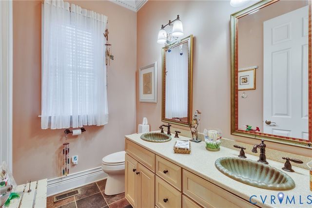 82 Golf Ln, Heathsville, VA 22432