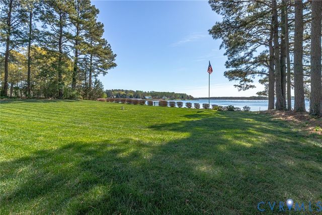 82 Golf Ln, Heathsville, VA 22432
