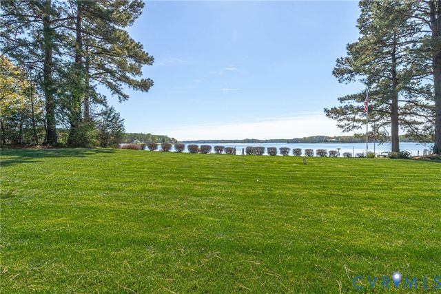 82 Golf Ln, Heathsville, VA 22432