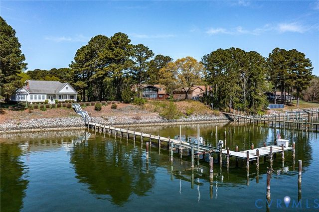 82 Golf Ln, Heathsville, VA 22432