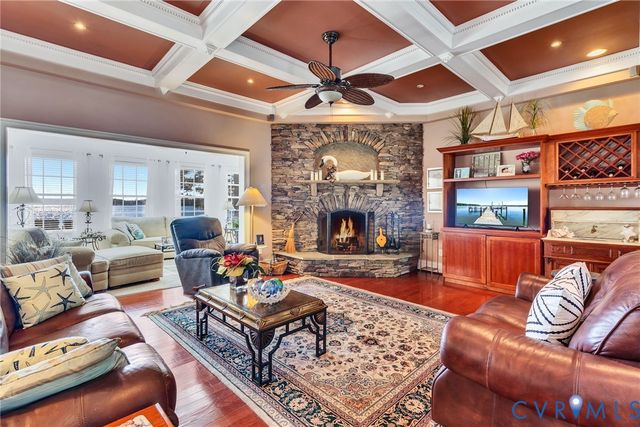 82 Golf Ln, Heathsville, VA 22432